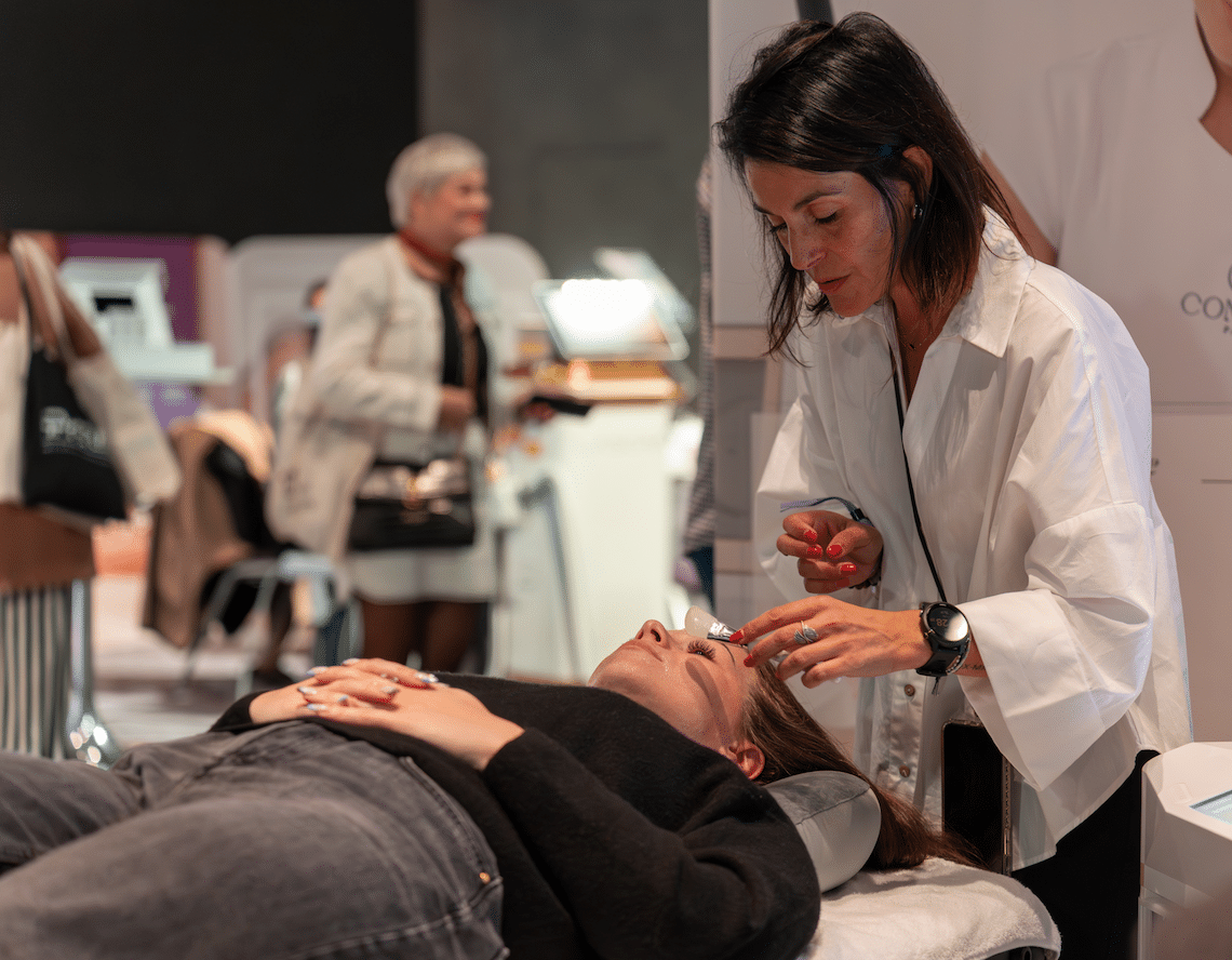 Les visiteurs ont eu l’opportunité de tester une grande variété de soins et d’échanger avec des professionnels disponibles.